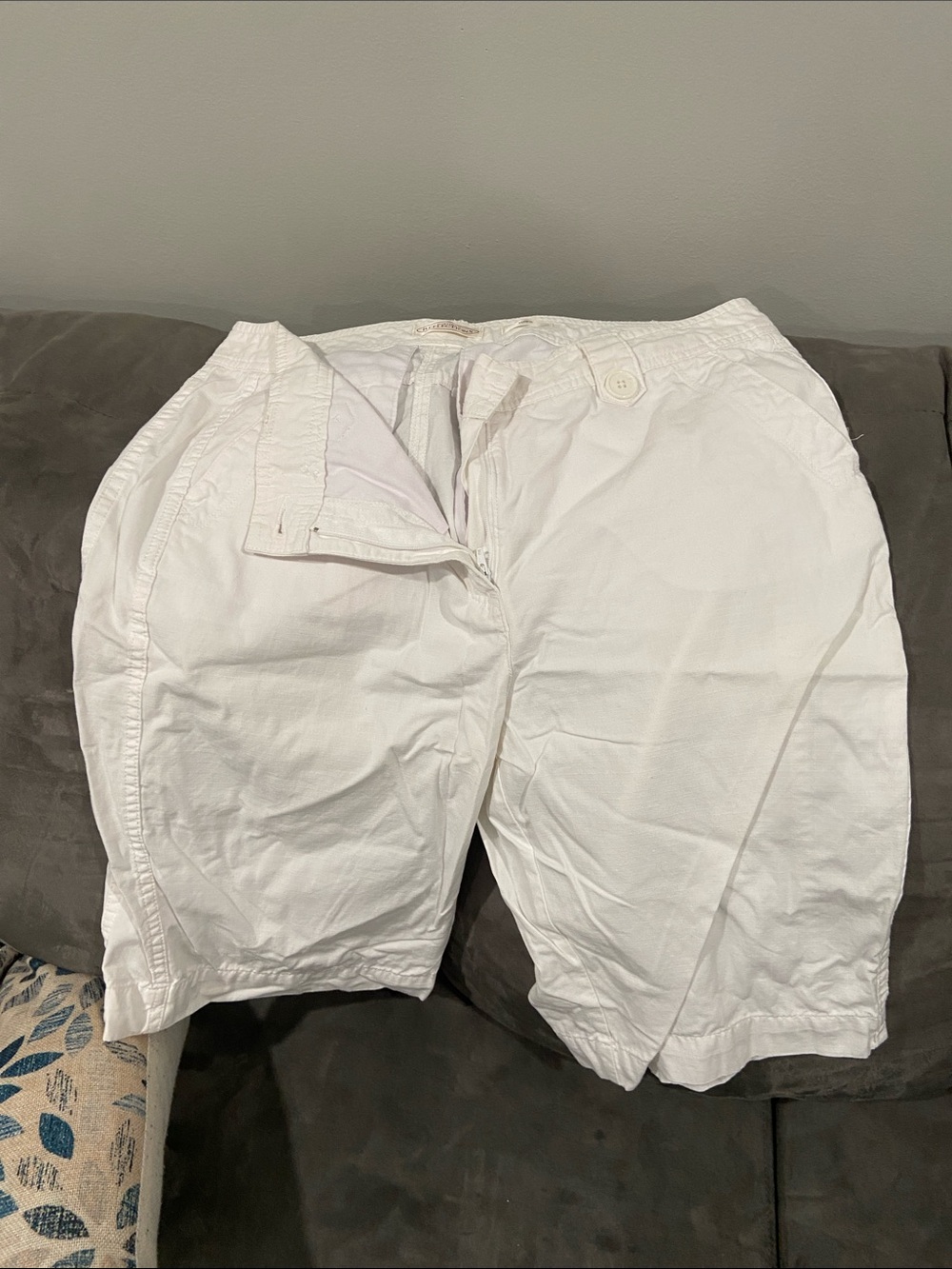 Classic White Cotton Bermuda Shorts for Women